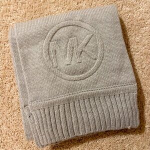 Michael Kors Gray Knit Scarf